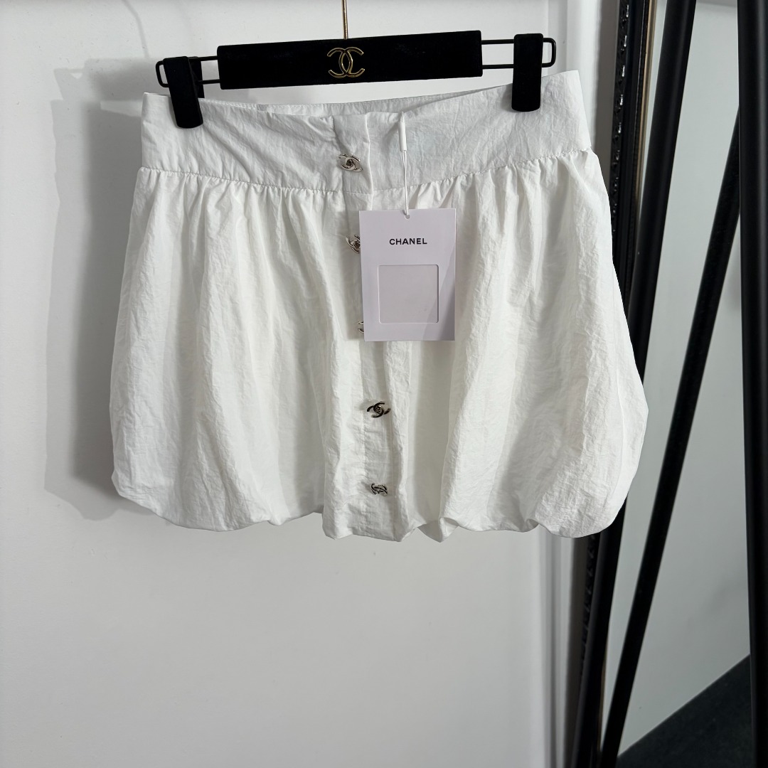 wsxc1781024419286_0 Chanel Skirt - Image 1