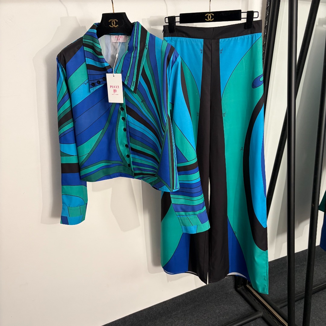 wsxc1781808449340_0 Pucci set - Image 1