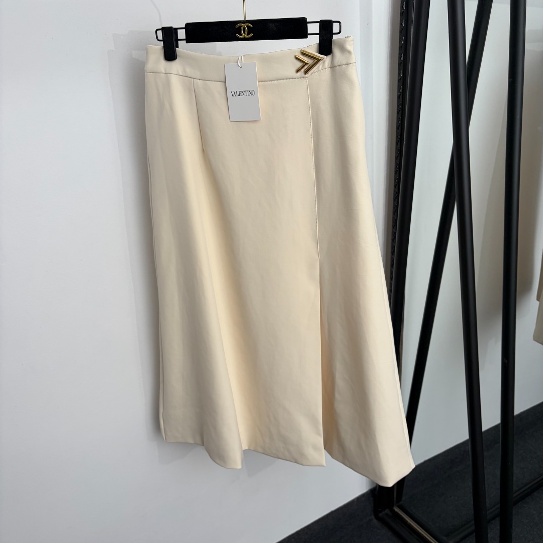 wsxc1782348552830_0 Valentino skirt - Image 1