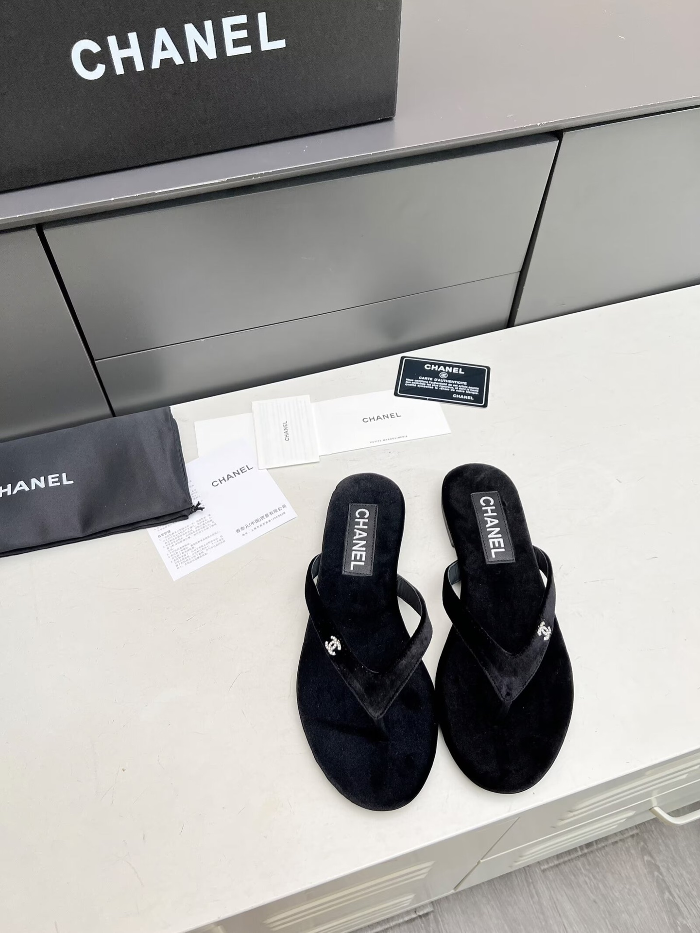 wsxc1782363221903_0 Chanel Fashion Slippers - Image 1