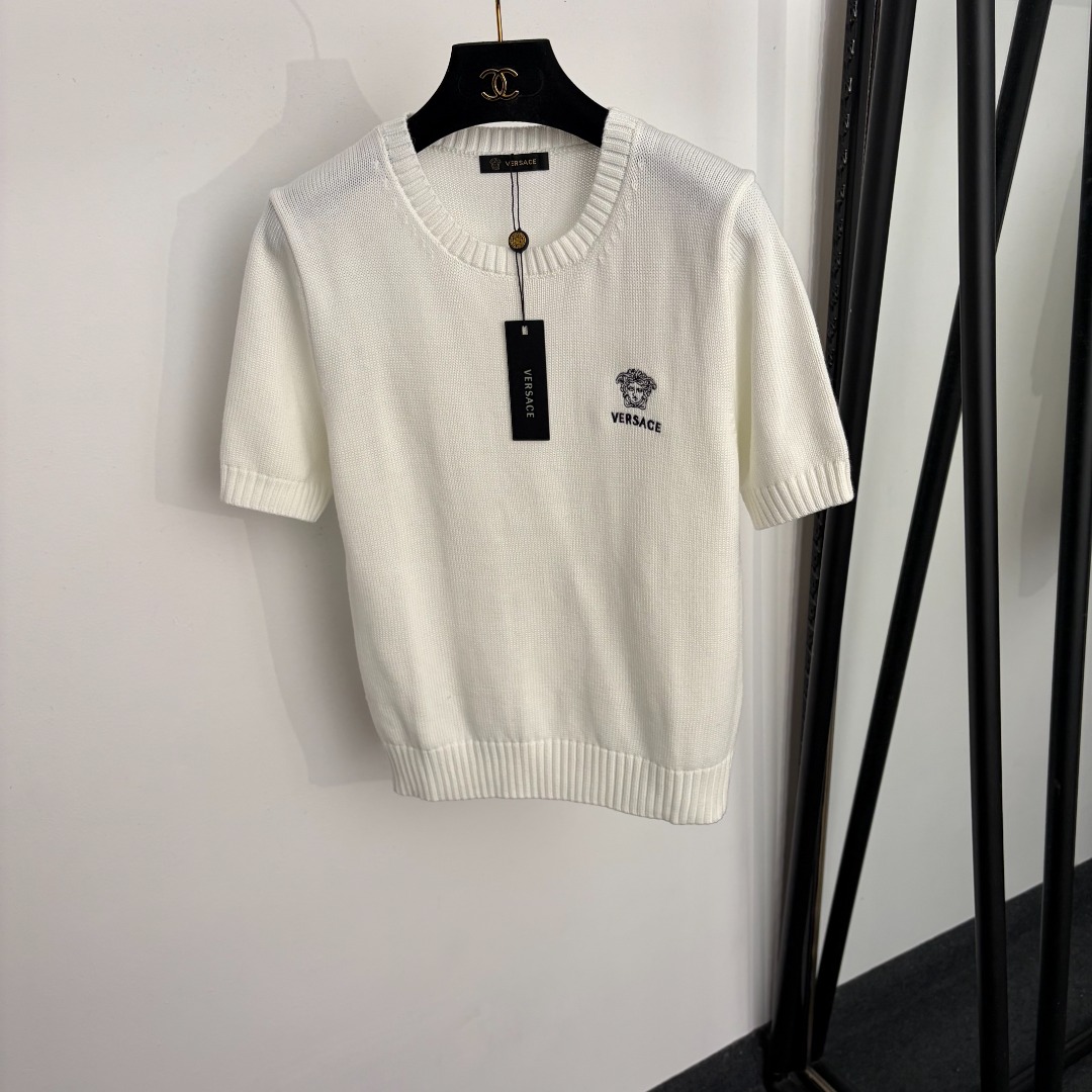 wsxc1782489048157_0 Versace shirt - Image 1