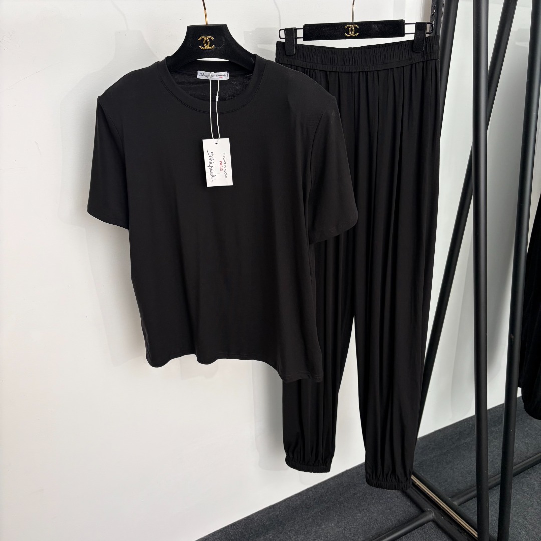 wsxc1782606144623_0 Schiaparelli set - Image 1