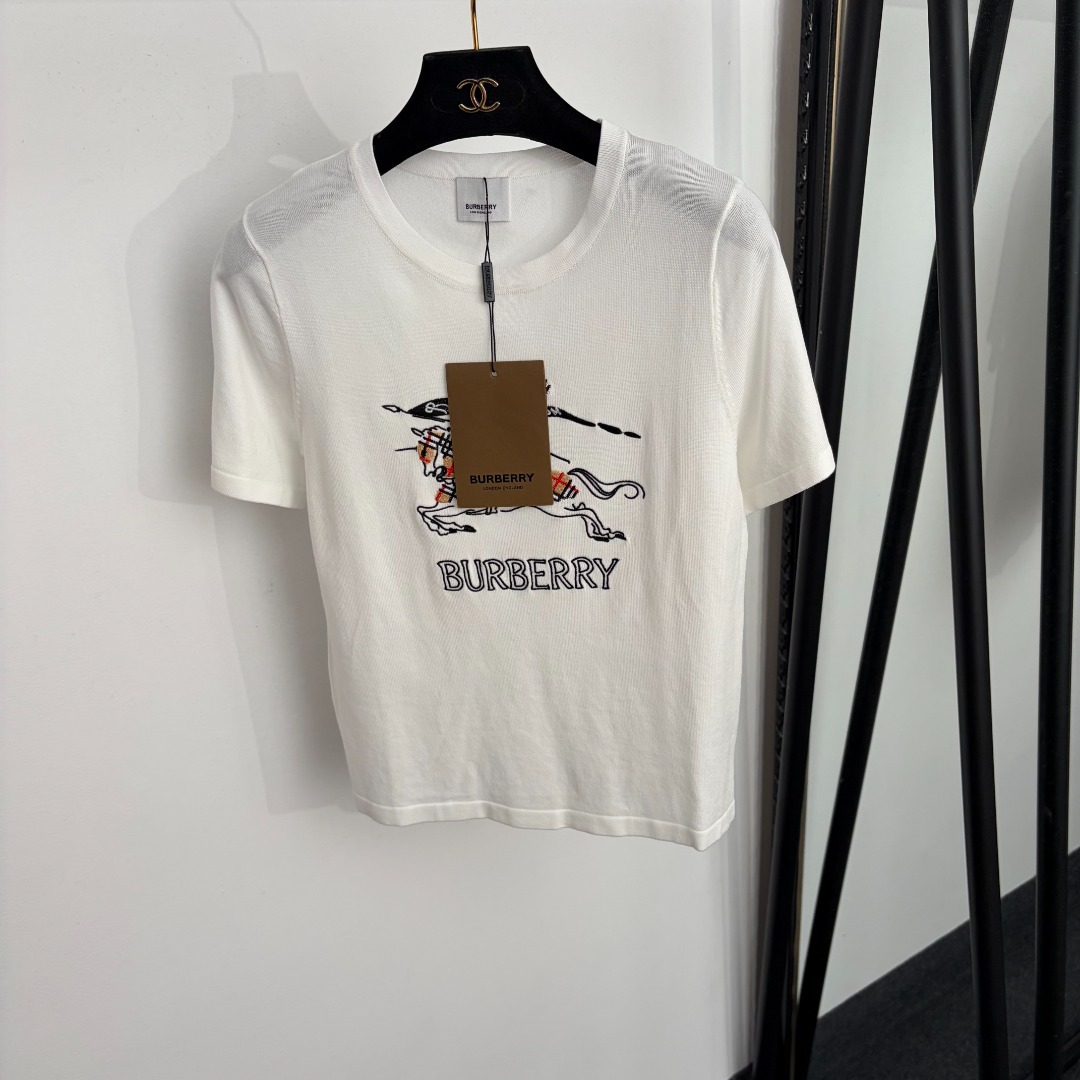 wsxc1783421728468_0 Burberry shirt - Image 1
