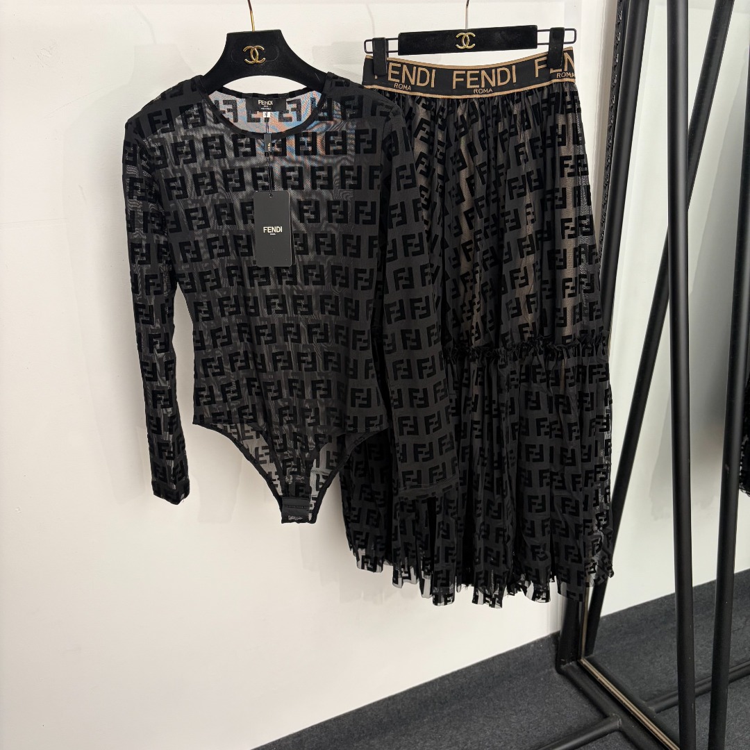 wsxc1783422761892_0 Fendi set - Image 1
