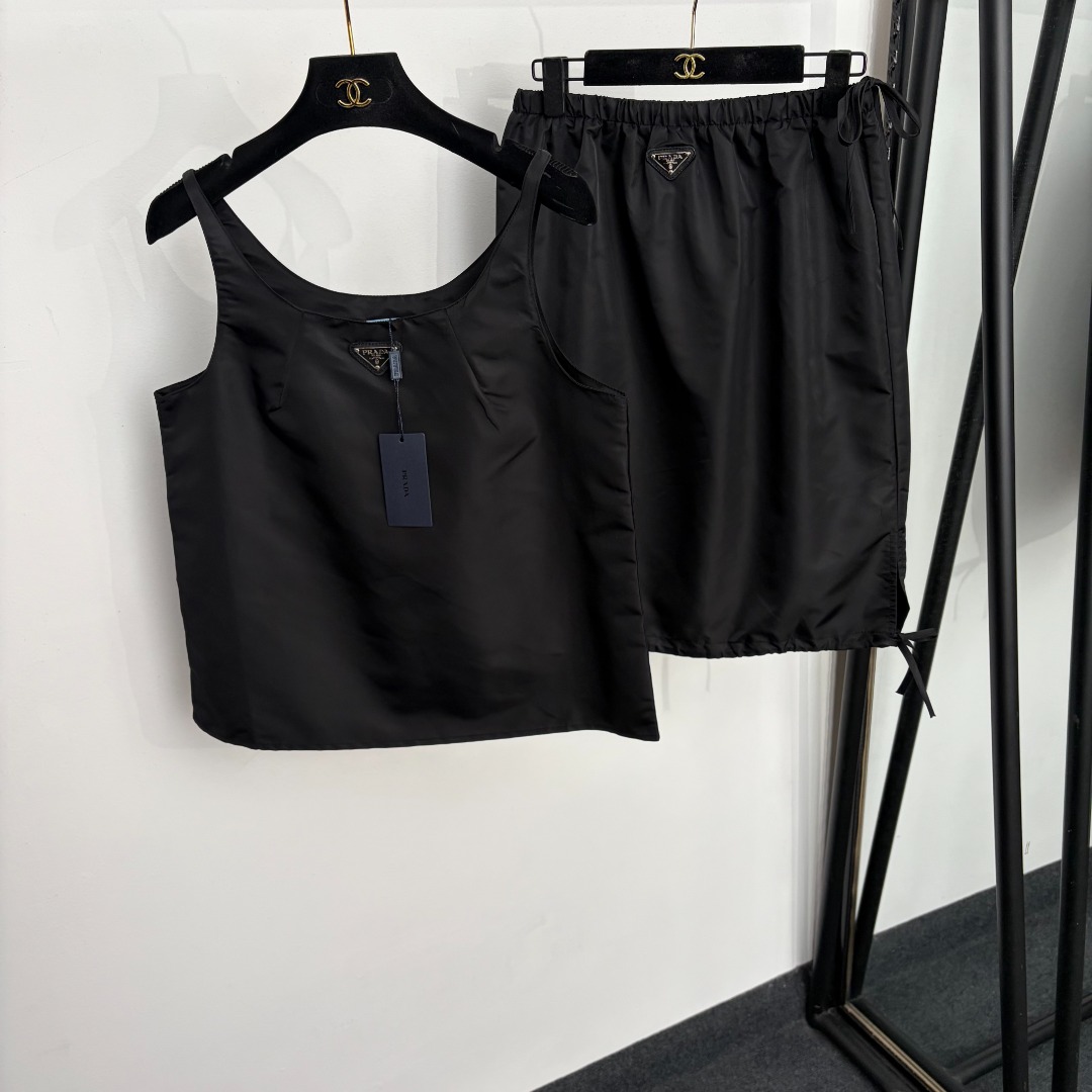 wsxc1783522349081_0 Prada set - Image 1