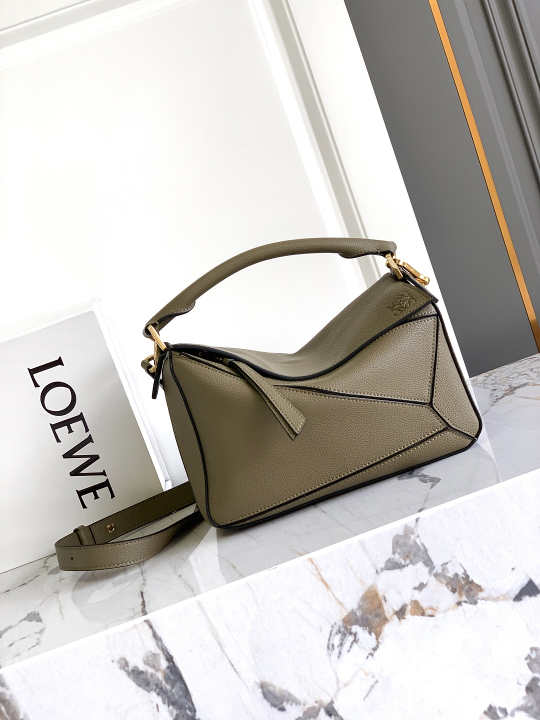 wsxc1783552405559_0 LOEWE Fashion Bag - Image 1