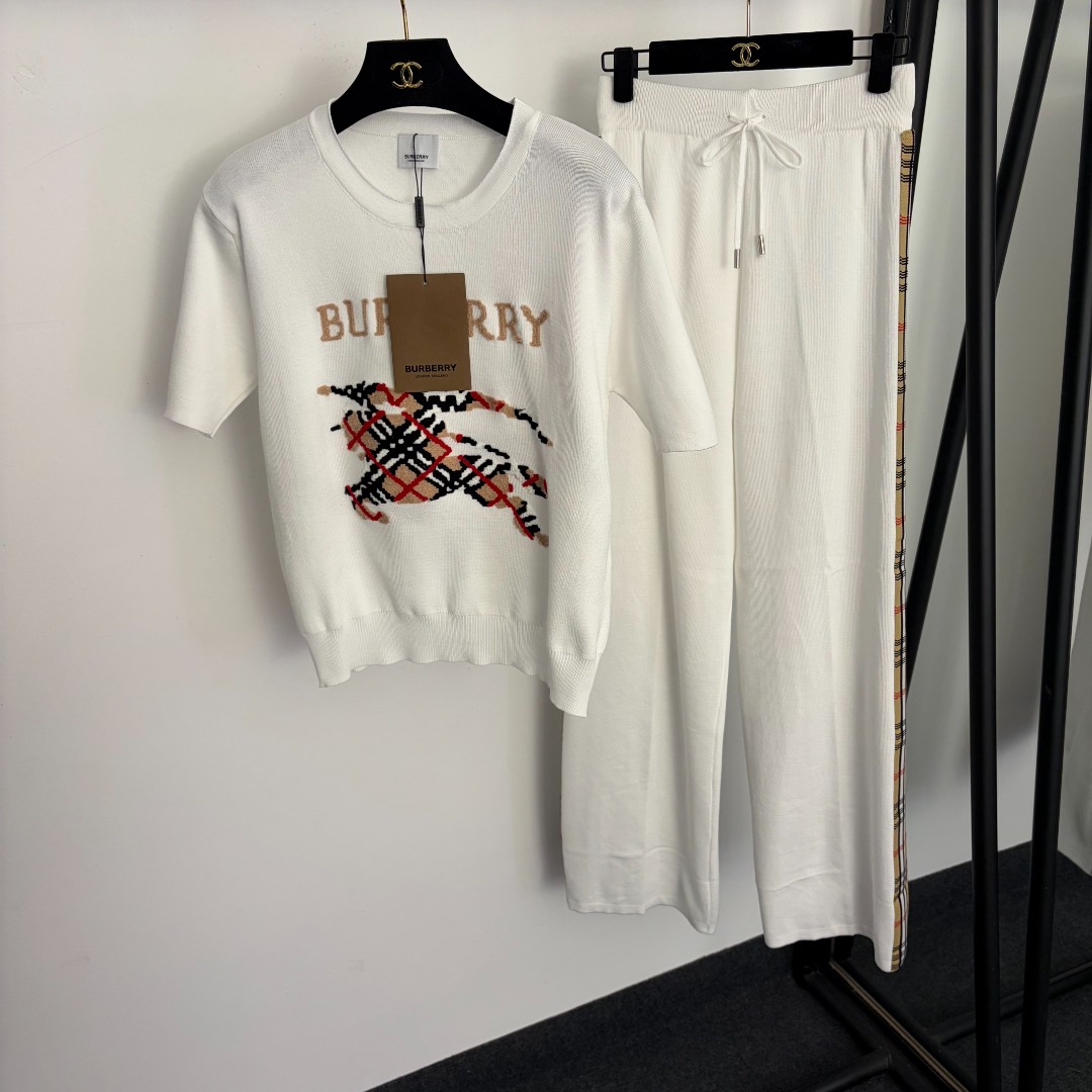 wsxc1783790954465_0 Burberry set - Image 1