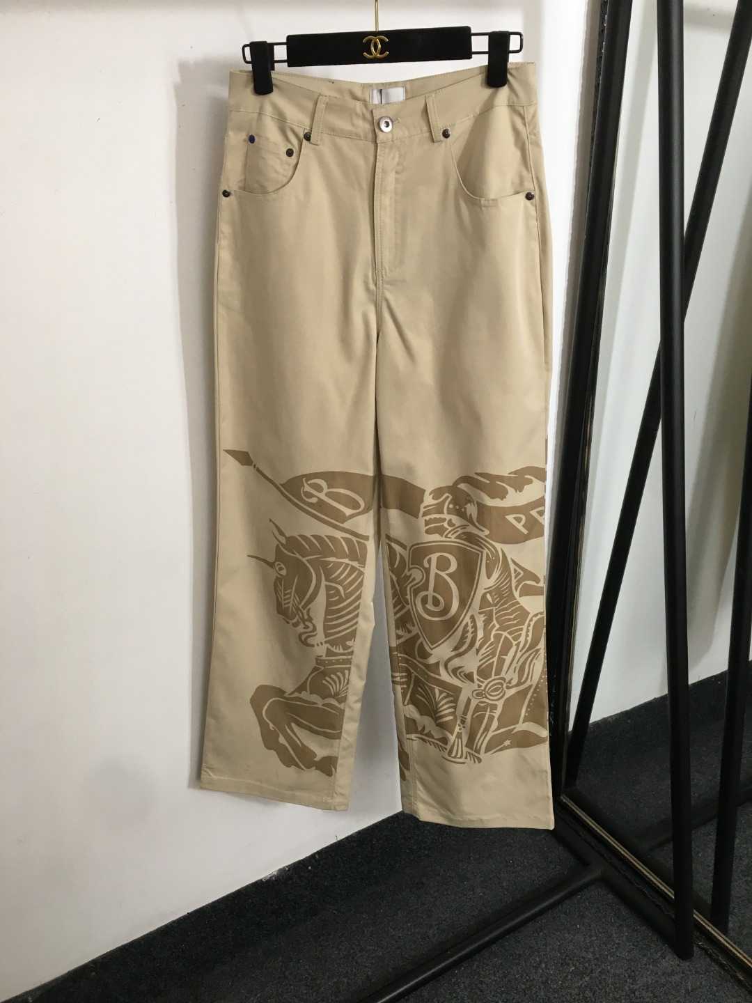 wsxc1784393164978_0 Burberry pants - Image 1