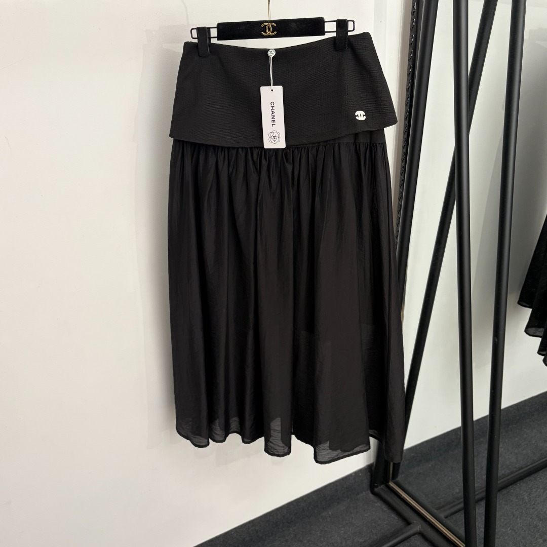 wsxc1784732252058_0 Chanel skirt - Image 1