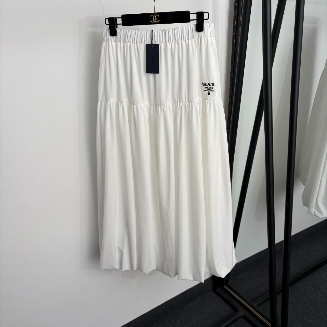 wsxc1784802962390_0 Prada skirt - Image 1